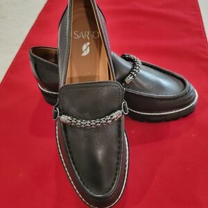 Black Leather Loafers with Decorative Chain